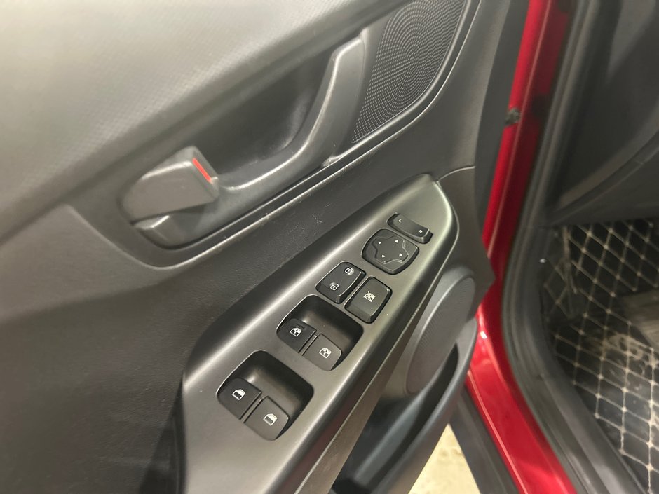 Hyundai Kona Preferred 2021-16