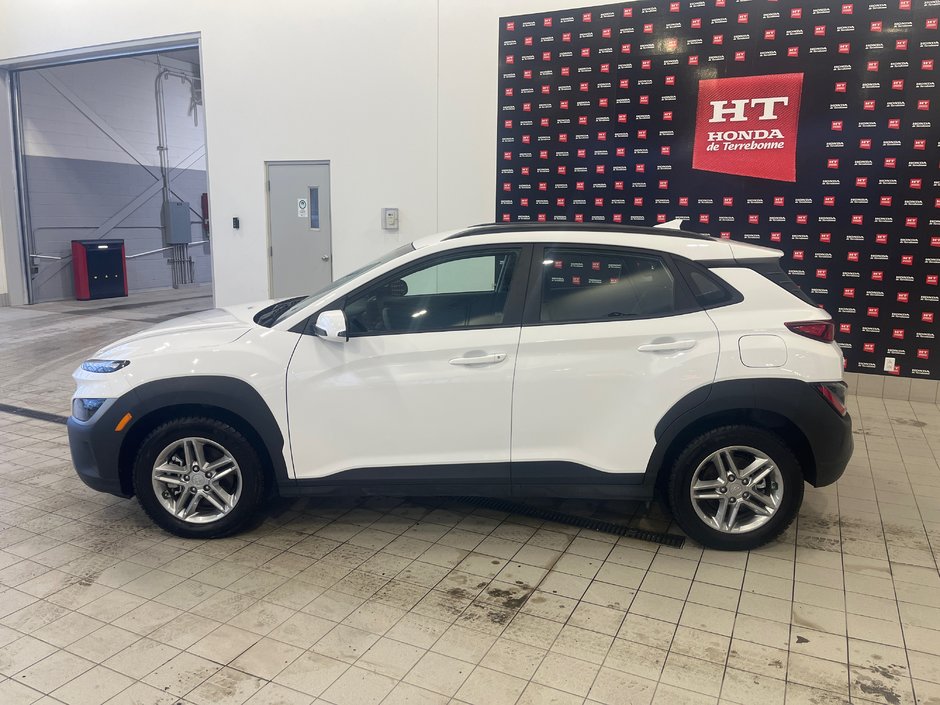 Hyundai Kona Essential 2023-6