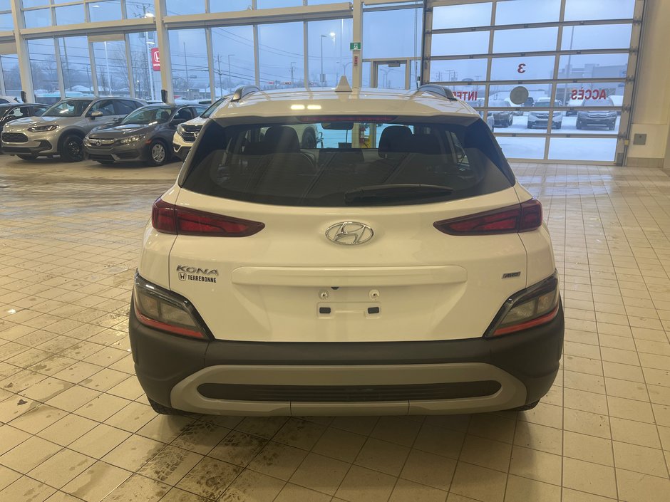 Hyundai Kona Essential 2023-5