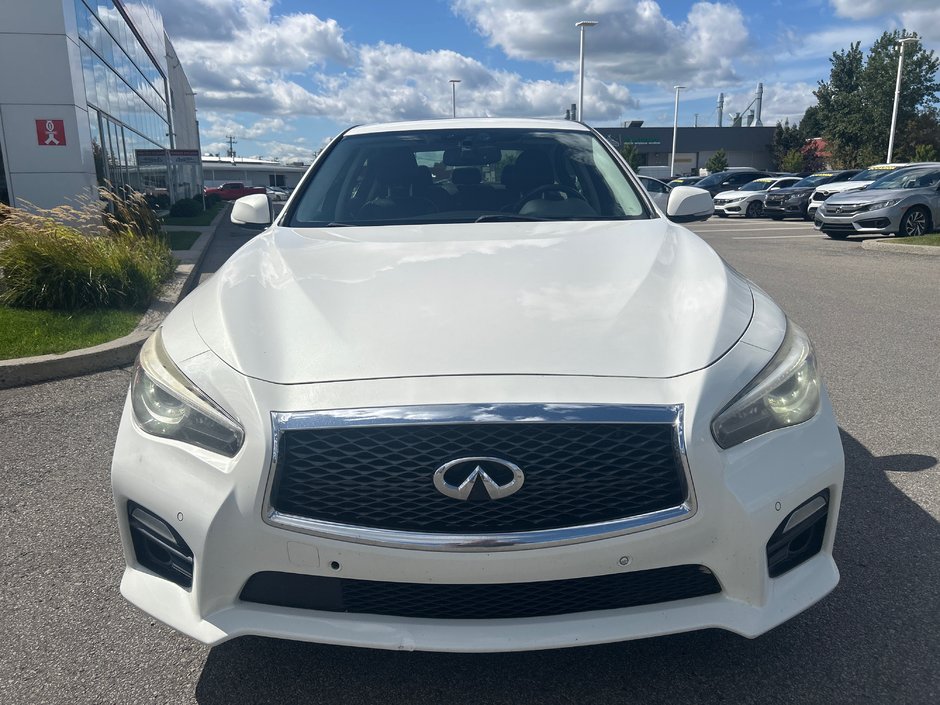 Infiniti Q50 Hybrid 2015-6
