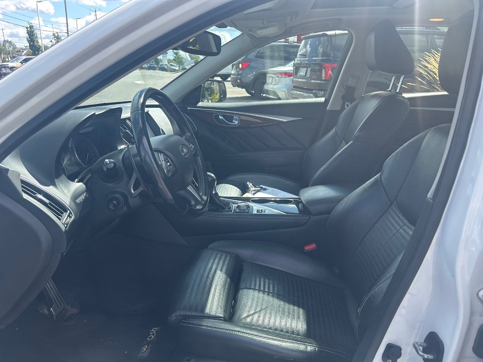 Infiniti Q50 Hybrid 2015-8