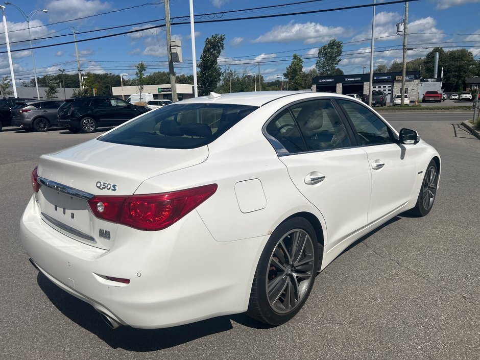 Infiniti Q50 Hybrid 2015-4
