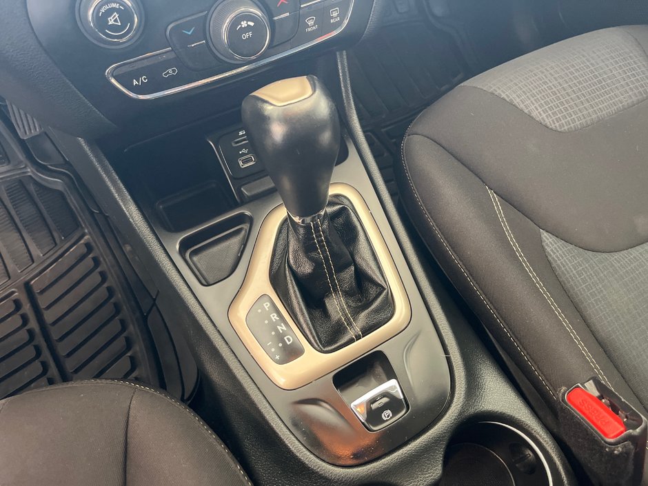 Jeep Cherokee North 2015-10
