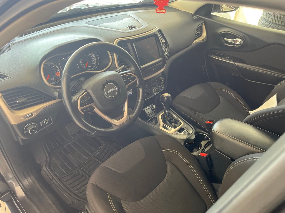 Jeep Cherokee North 2015-7