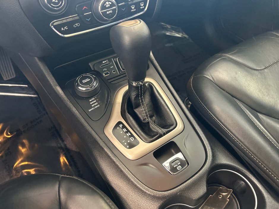 2017 Jeep Cherokee Limited-23