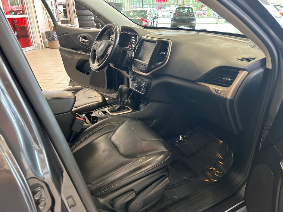 2017 Jeep Cherokee Limited-14