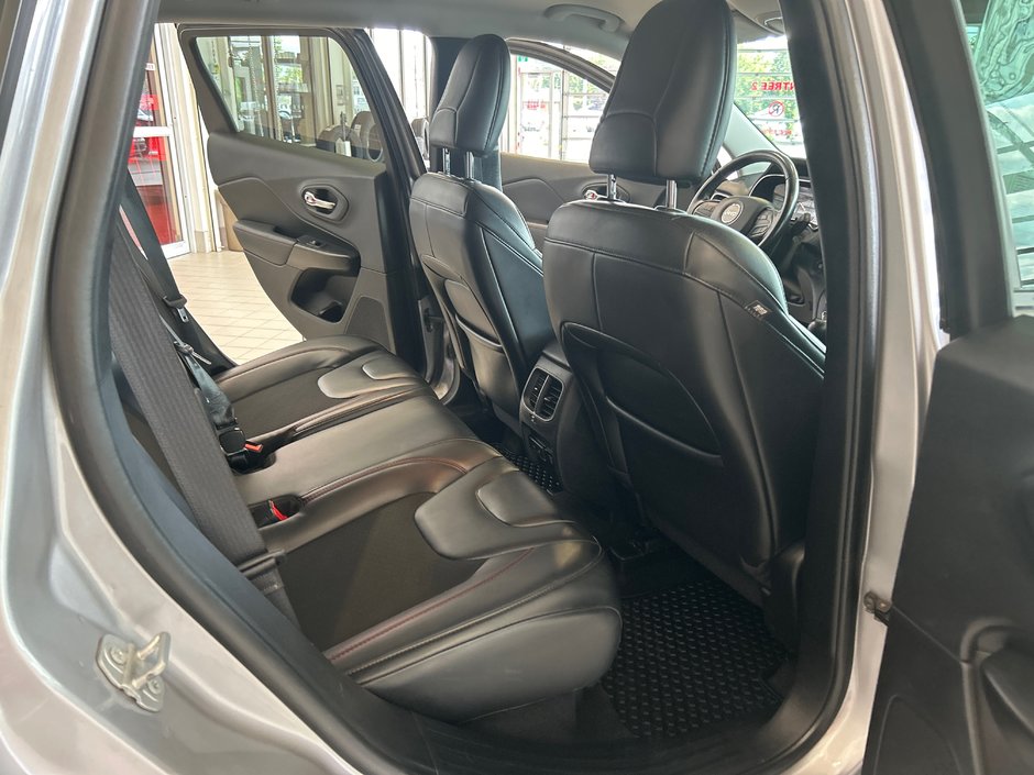 Jeep Cherokee Trailhawk 2020-12