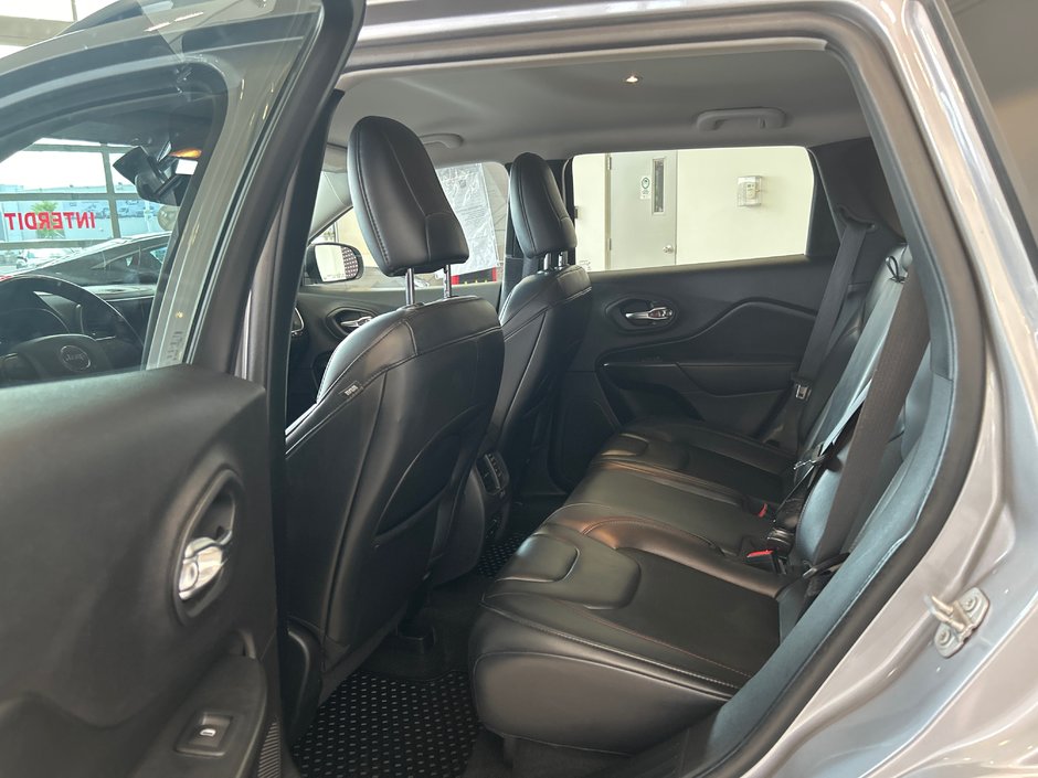 Jeep Cherokee Trailhawk 2020-9
