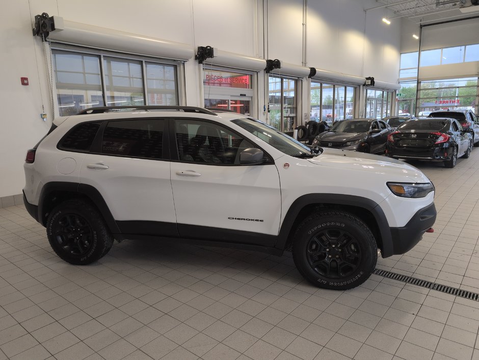 Jeep Cherokee Trailhawk 2021-3