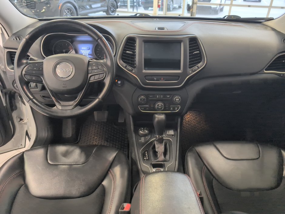 Jeep Cherokee Trailhawk 2021-13