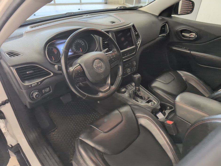 Jeep Cherokee Trailhawk 2021-8