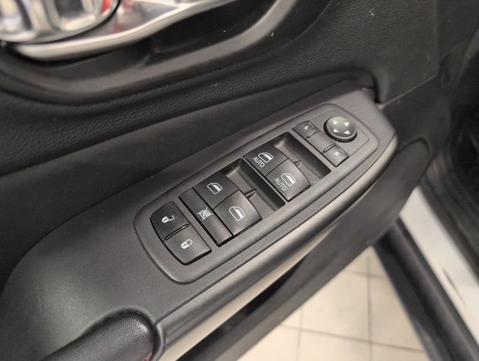 Jeep Cherokee Trailhawk 2021-15