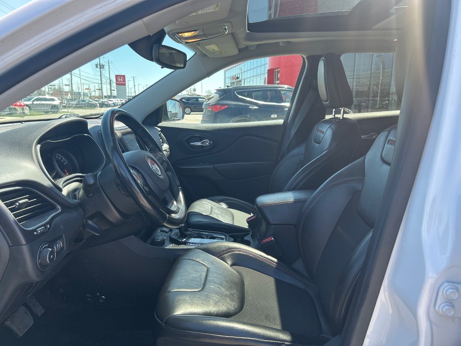 2021 Jeep Cherokee Trailhawk-8