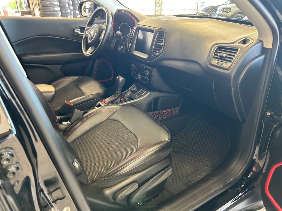 Jeep Compass Trailhawk 2021-13