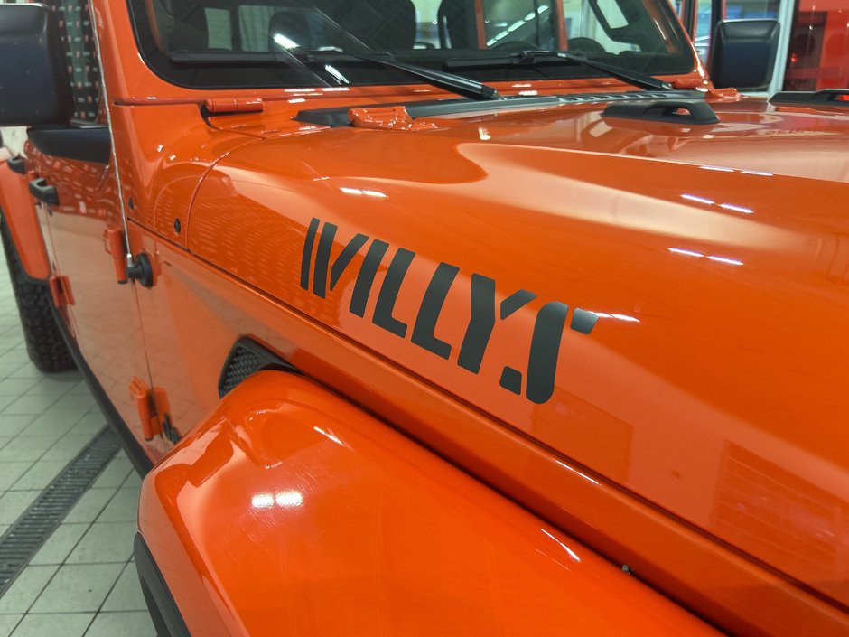 Jeep Gladiator Willys 2023-15