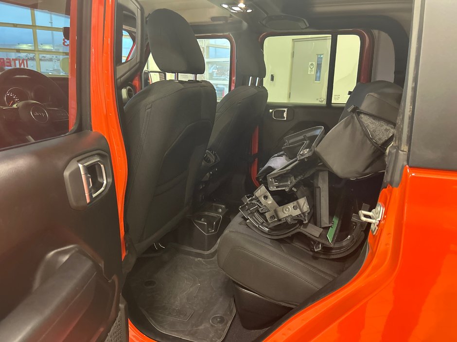 Jeep Gladiator Willys 2023-9