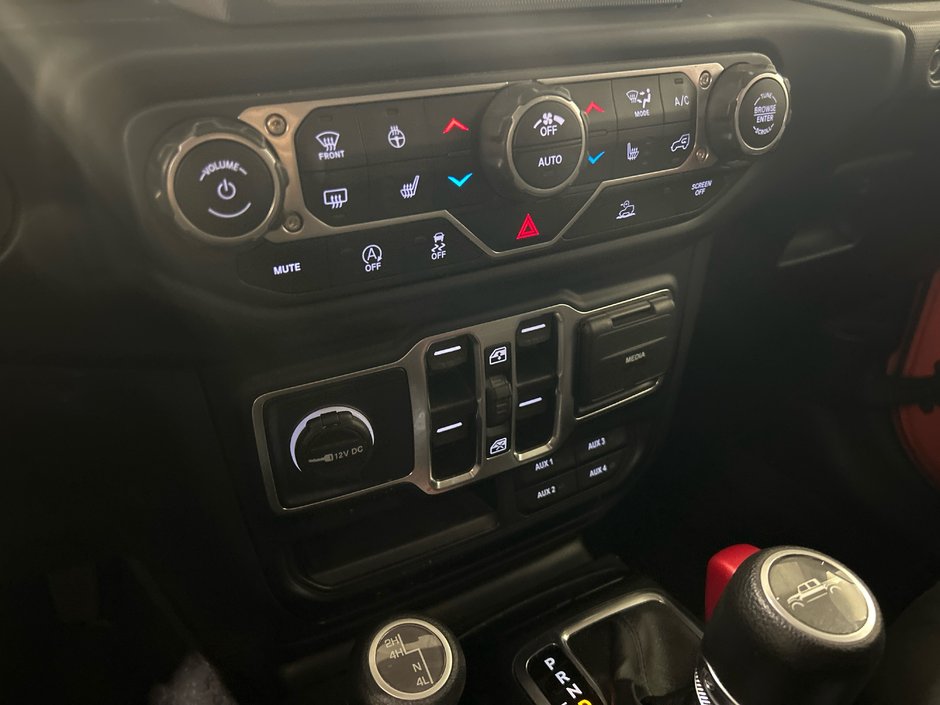 Jeep Gladiator Willys 2023-28