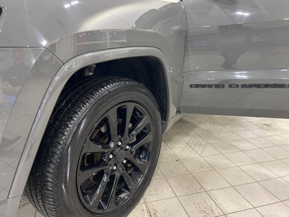 2019 Jeep Grand Cherokee Altitude-18