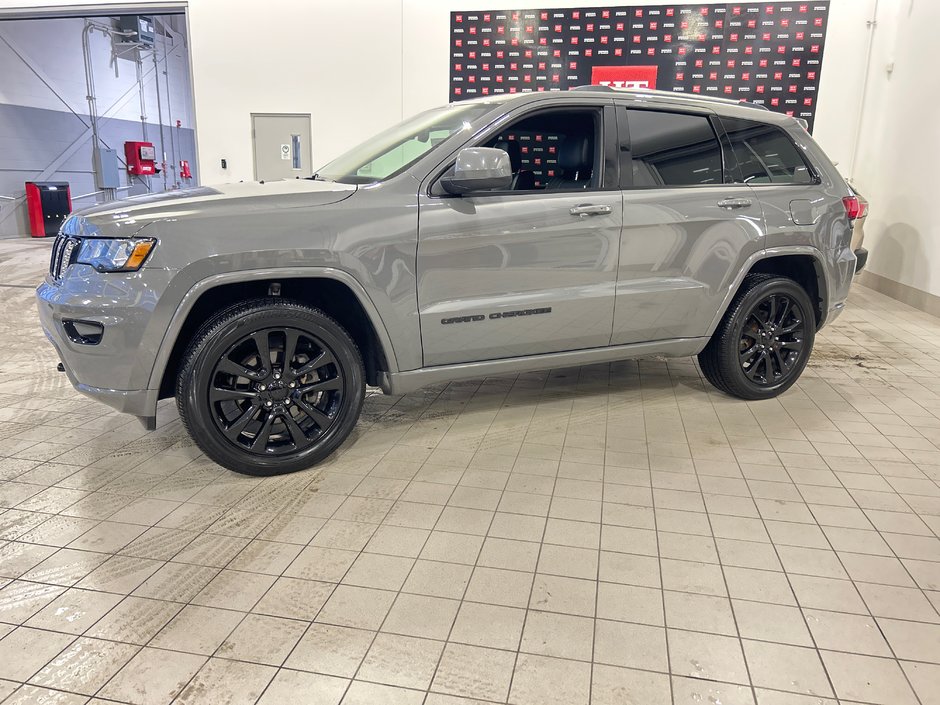 2019 Jeep Grand Cherokee Altitude-1