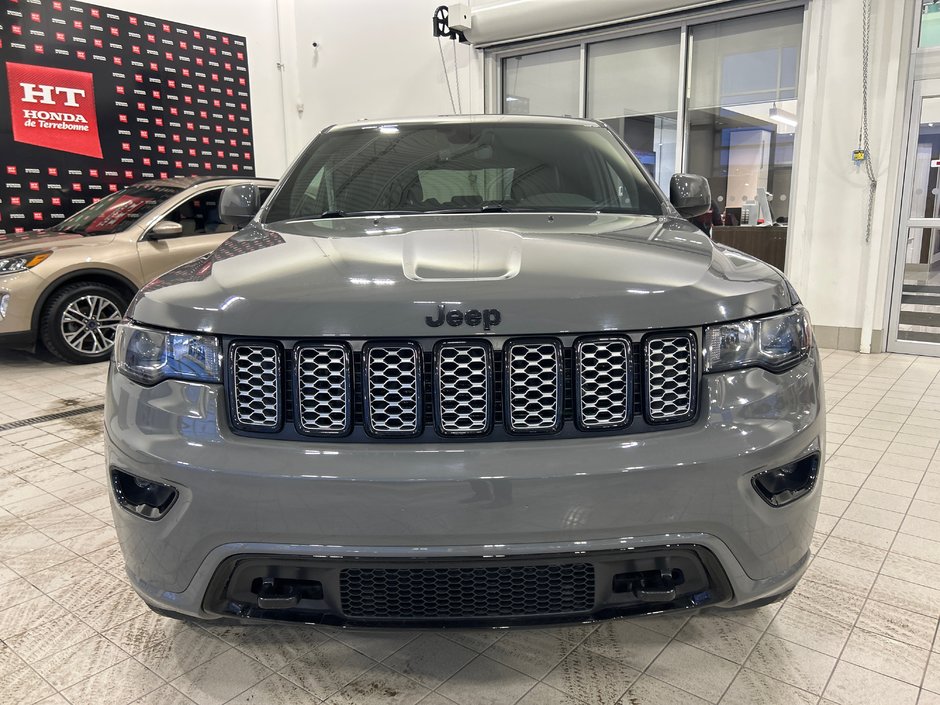 2019 Jeep Grand Cherokee Altitude-3