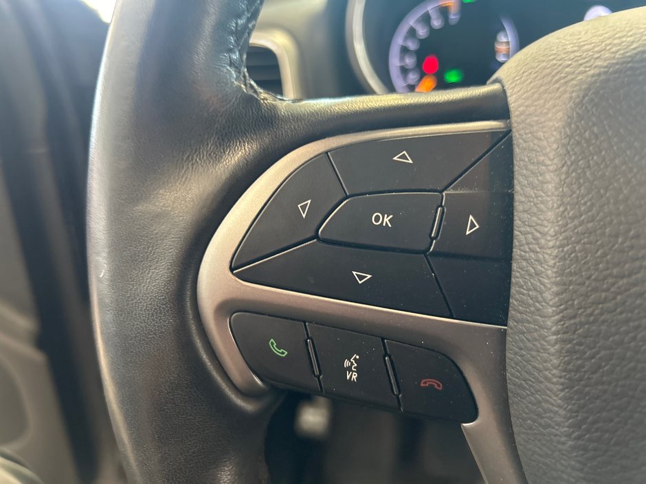 Jeep Grand Cherokee Altitude 2021-28