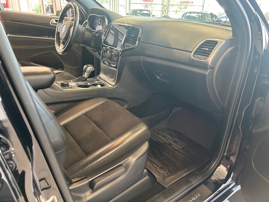 Jeep Grand Cherokee Altitude 2021-13