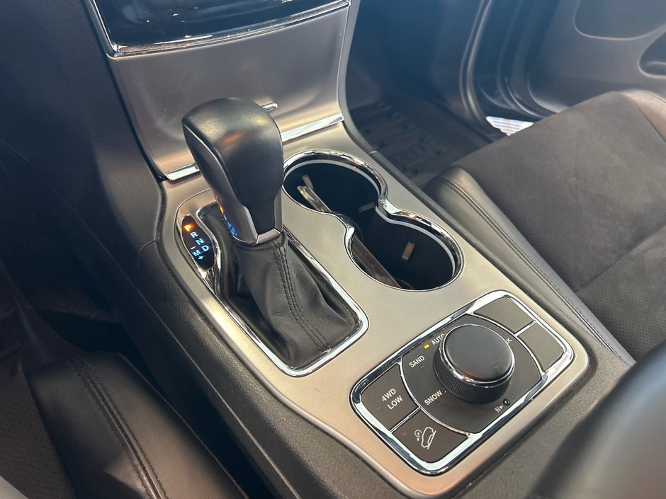 Jeep Grand Cherokee Altitude 2021-33