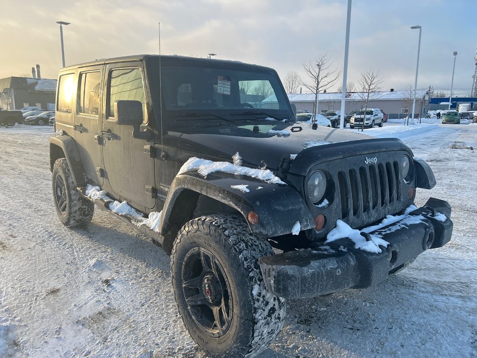 Jeep Wrangler Unlimited Sahara 2011-4