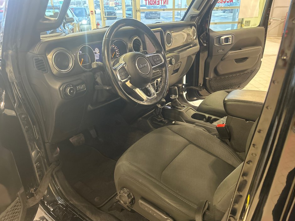 Jeep Wrangler Unlimited Sahara 2021-30