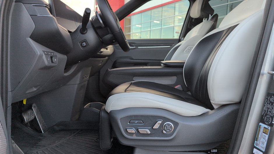 2024 Kia EV9 Land w/GT-Line Package-14