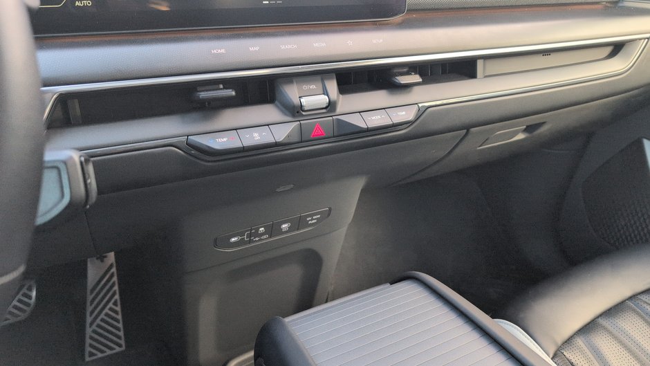2024 Kia EV9 Land w/GT-Line Package-18