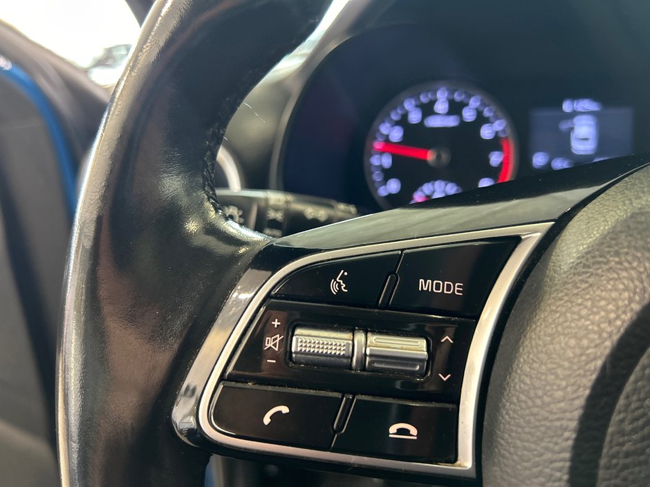 Kia Forte EX 2021-26