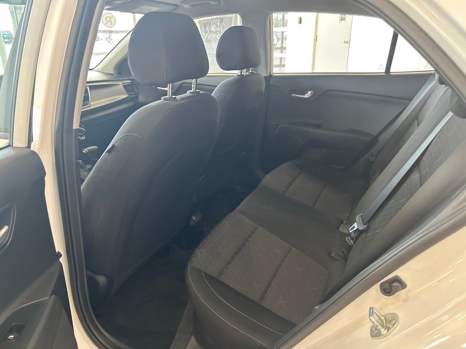 Kia Rio 5-door LX 2022-8