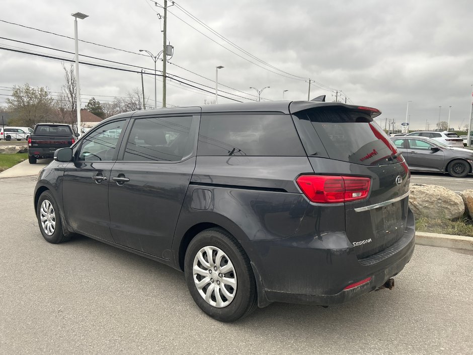 2019 Kia Sedona L-2