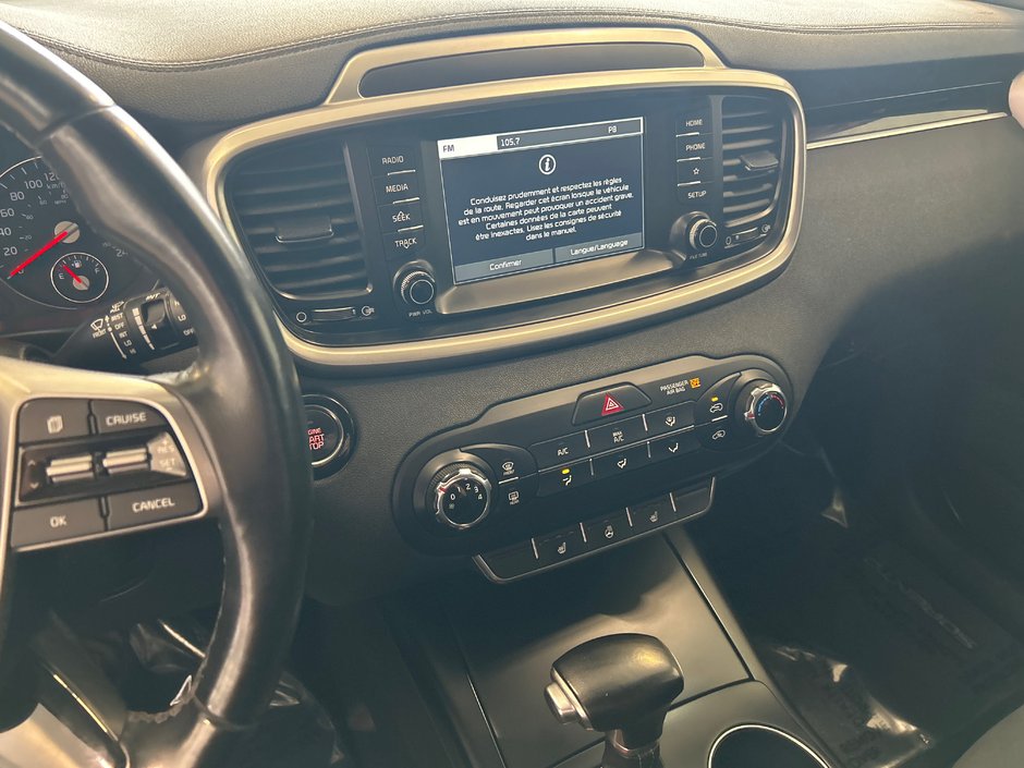 Kia Sorento LX 2019-15