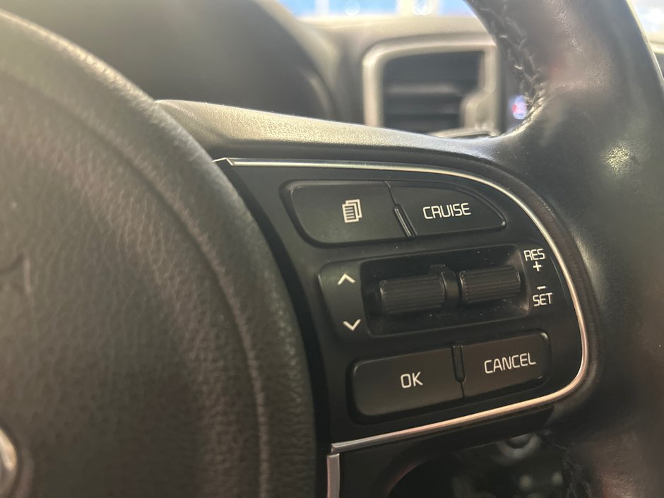 Kia Sportage EX 2018-26