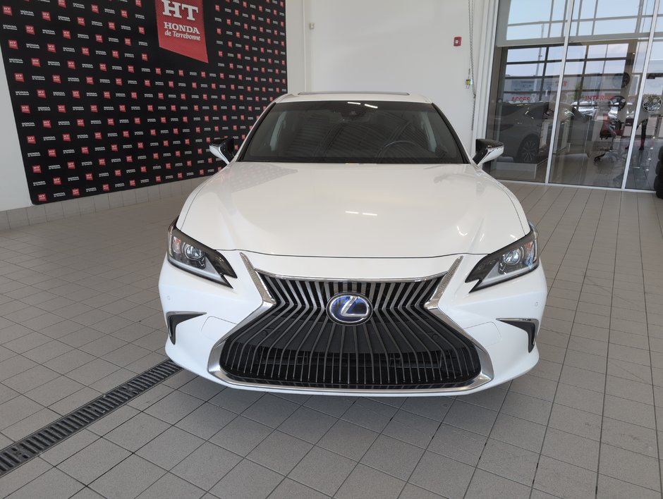 Lexus ES 300h 2019-1