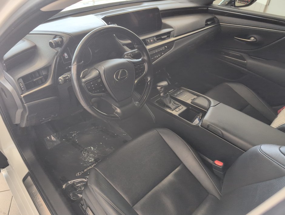 Lexus ES 300h 2019-9