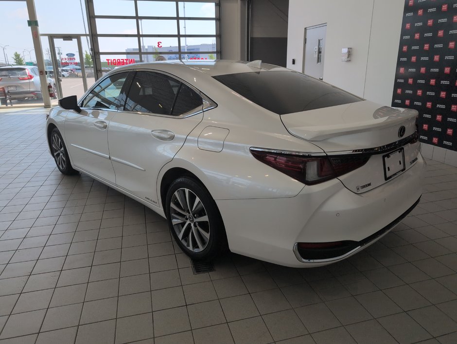 Lexus ES 300h 2019-6