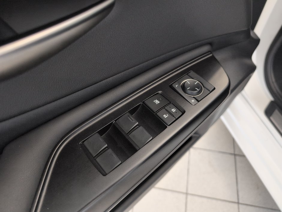 Lexus ES 300h 2019-13