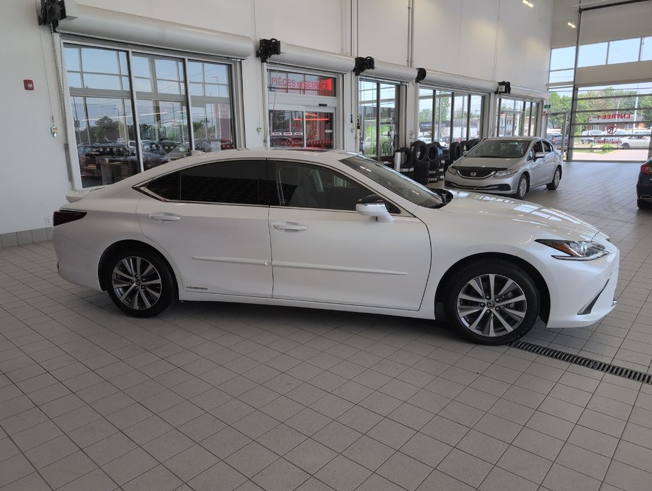 Lexus ES 300h 2019-4