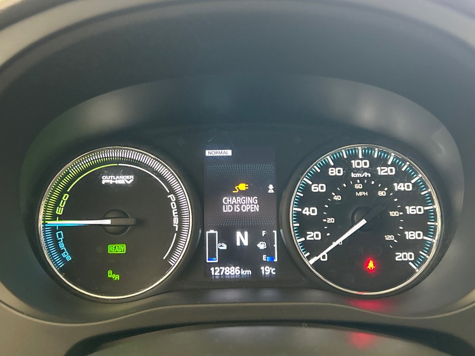 2020 Mitsubishi Outlander PHEV SE-27