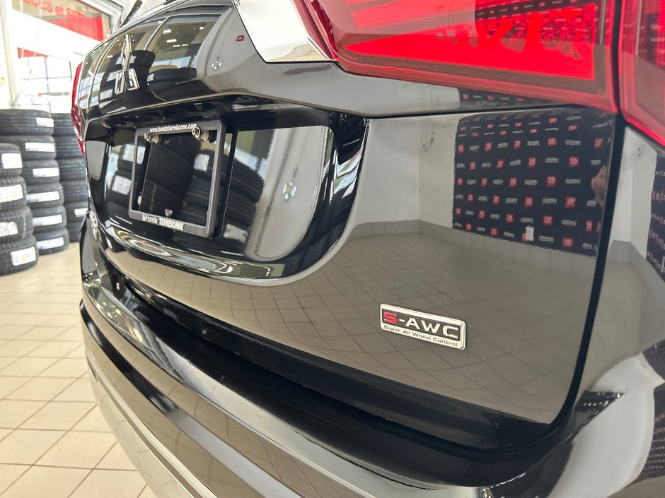 2020 Mitsubishi Outlander PHEV SE-11