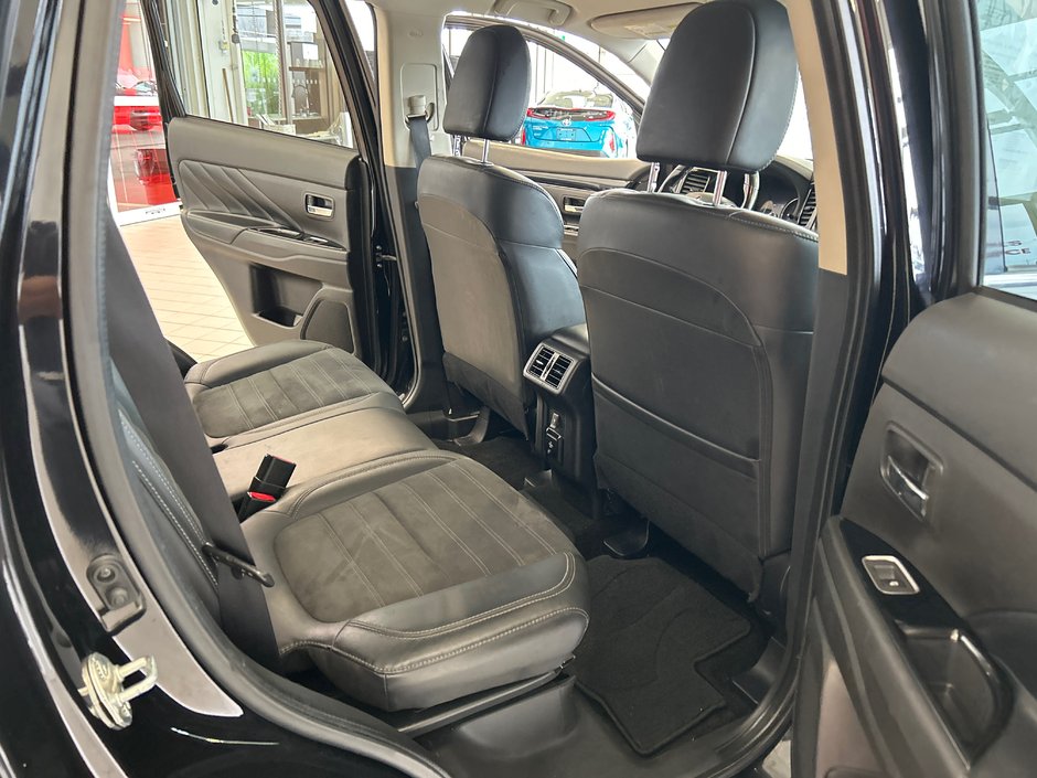 2020 Mitsubishi Outlander PHEV SE-12