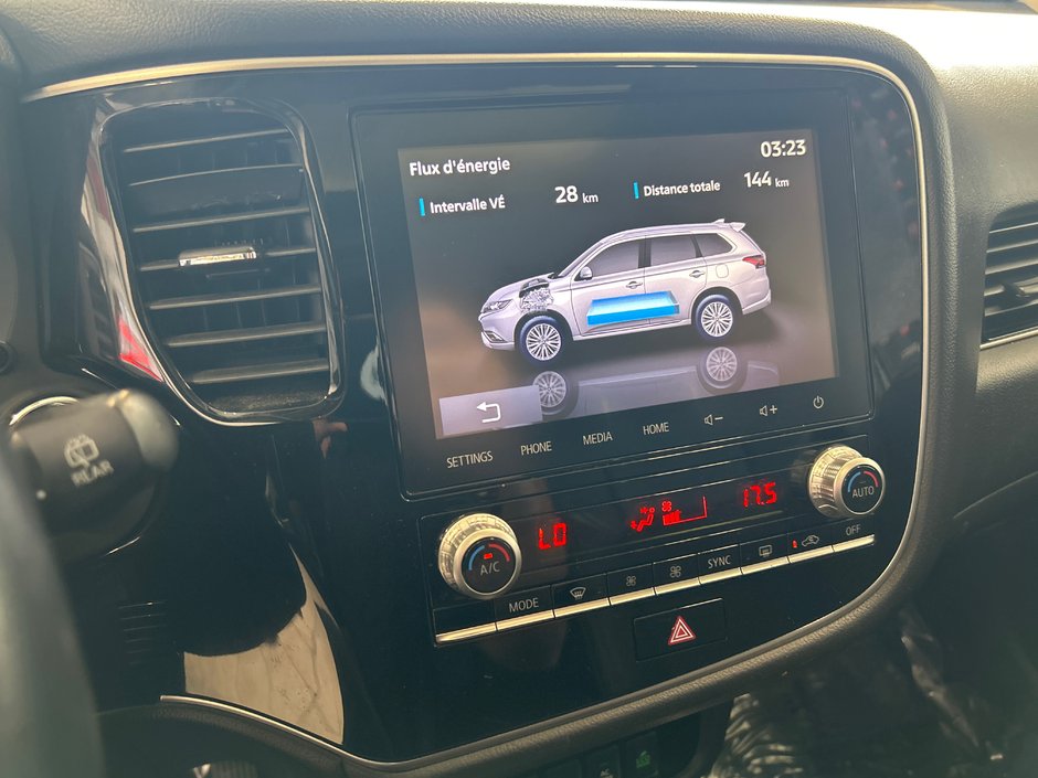 Mitsubishi Outlander PHEV LE 2022-31