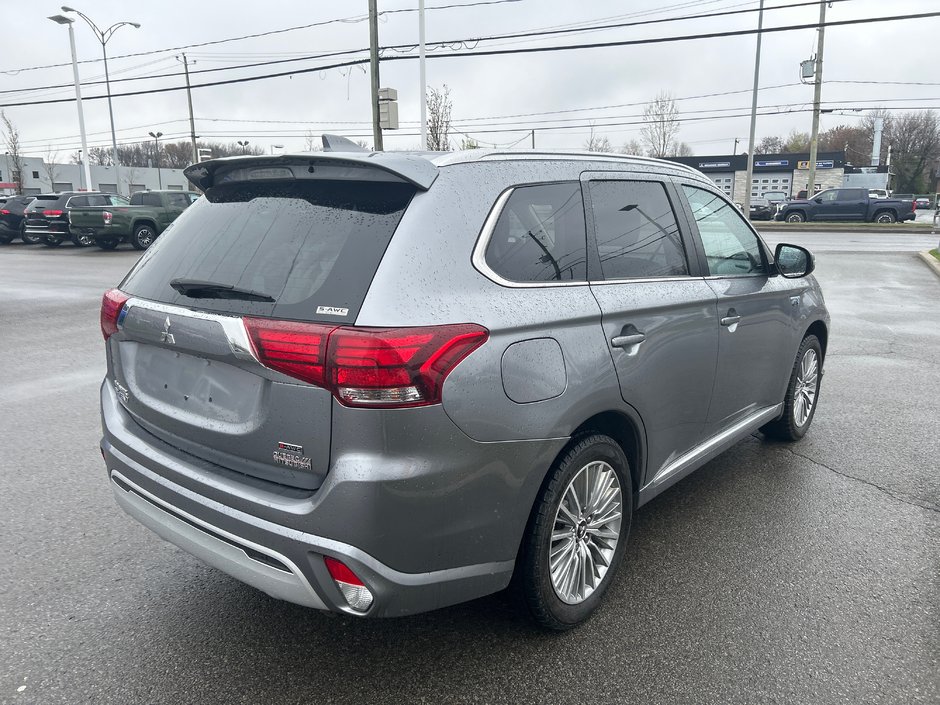 2022 Mitsubishi Outlander PHEV LE-2