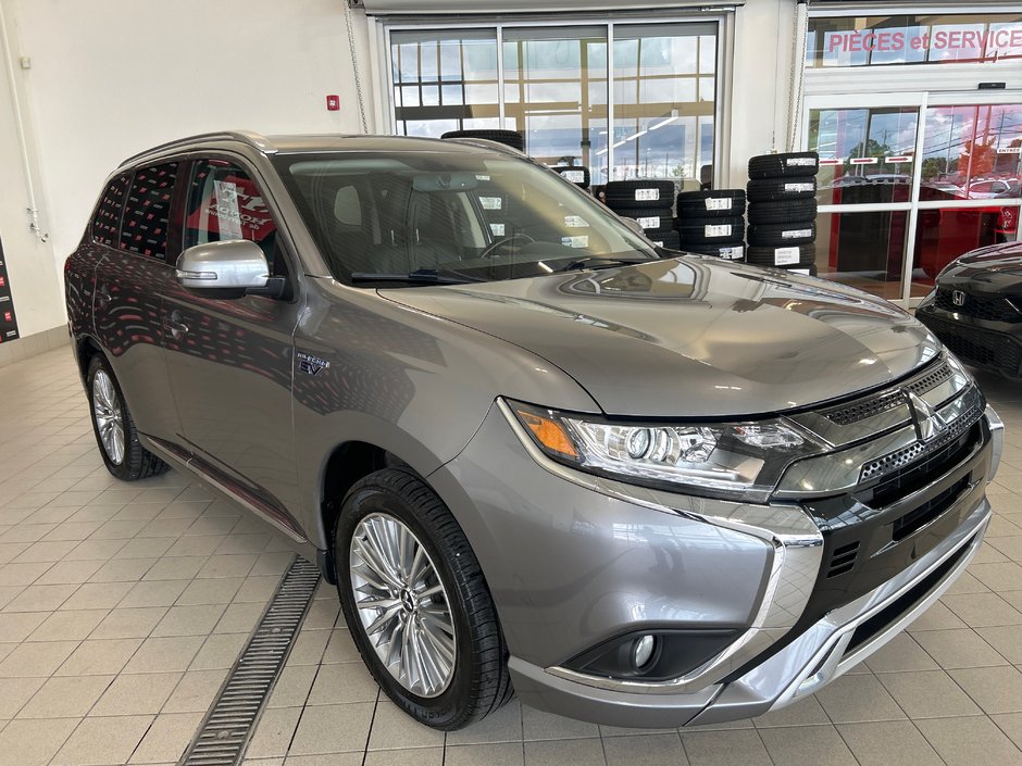 Mitsubishi Outlander PHEV LE 2022-3