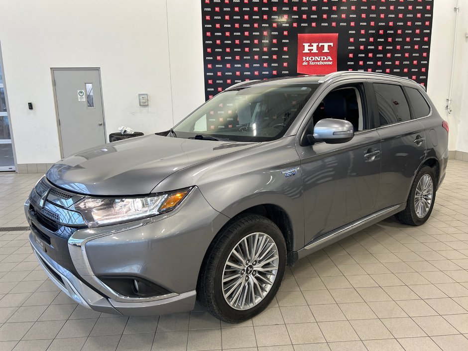 2022 Mitsubishi Outlander PHEV LE-0