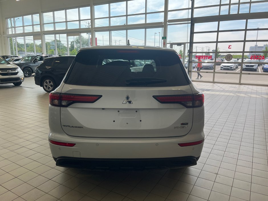 2023 Mitsubishi Outlander PHEV ES-6