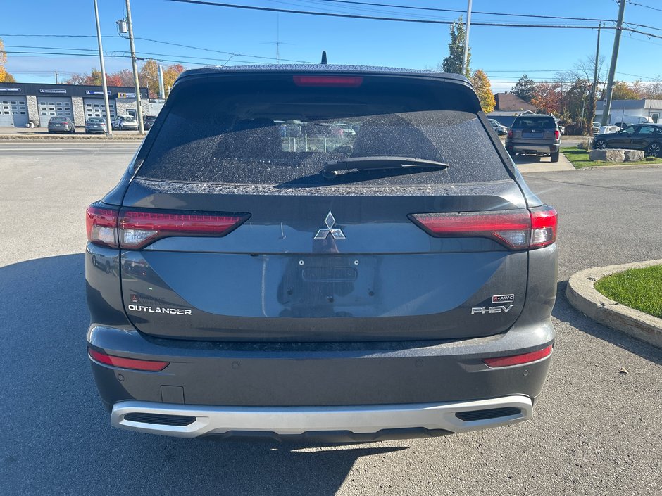 Mitsubishi Outlander Plug-In Hybrid SEL 2025-4